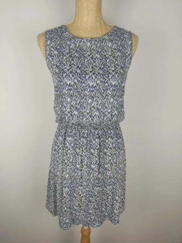 Robe mi-longue sans manches motifs graphiques bleu blanc noir taille M Best Mountain
