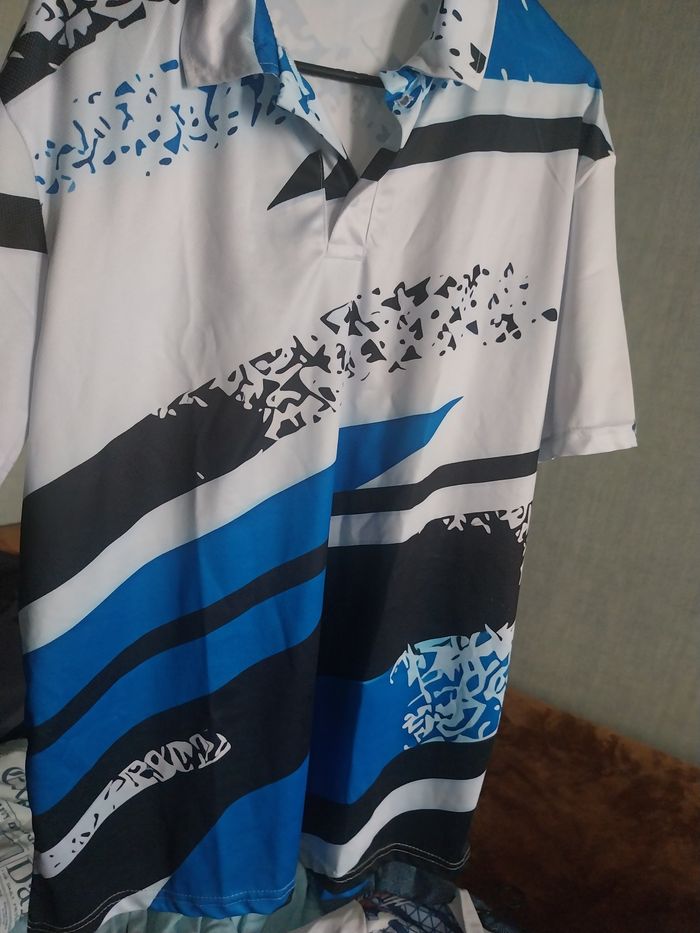 Polo tout neuf jamais porté. - photo numéro 3