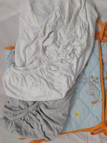 draps housses lit bébé