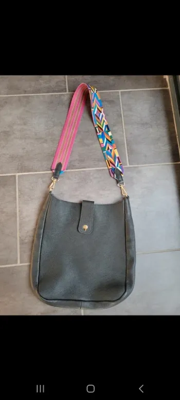 Sac en.bandouillere cuir neuf