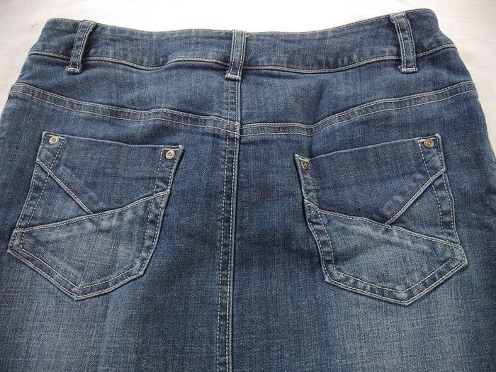 Jupe droite en jean - photo numéro 5