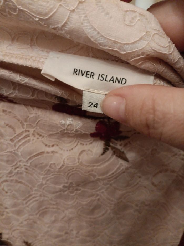 Haut style dentelle avec doublure  t.50 river island pas de vinted go - photo numéro 5