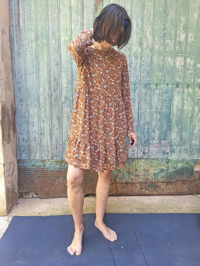 très jolie robe daphnéa taille S motif floral - photo numéro 5