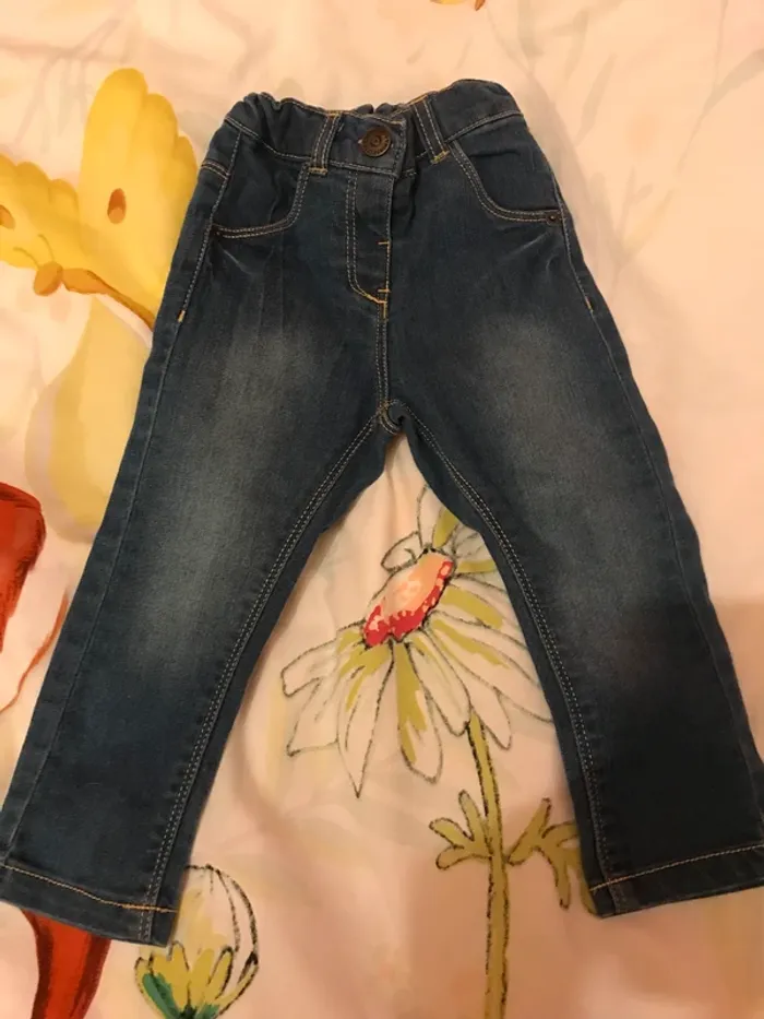 Jeans 18 mois comme neuf