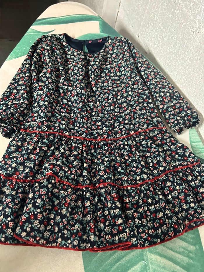 Robe légère fleurie manches longues 4 ans