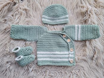 Ensemble bébé au crochet