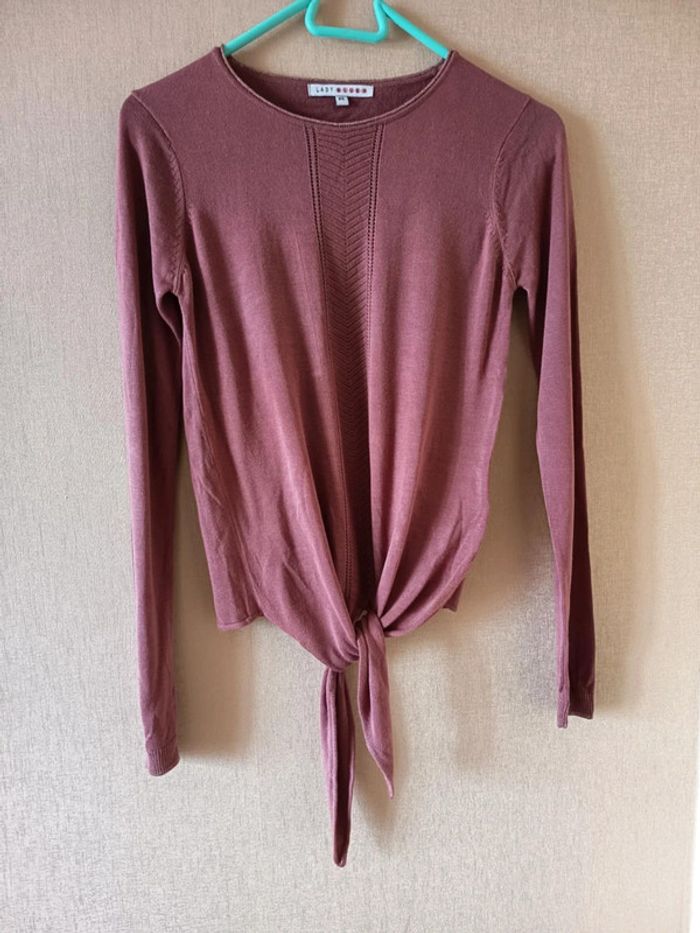 Pull été nœud en bas. marque Lady Blush. (D12)