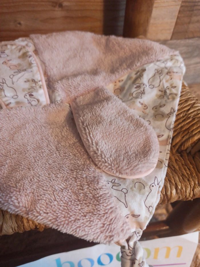 Doudou rose lapin fait main et hochet tbe - photo numéro 5