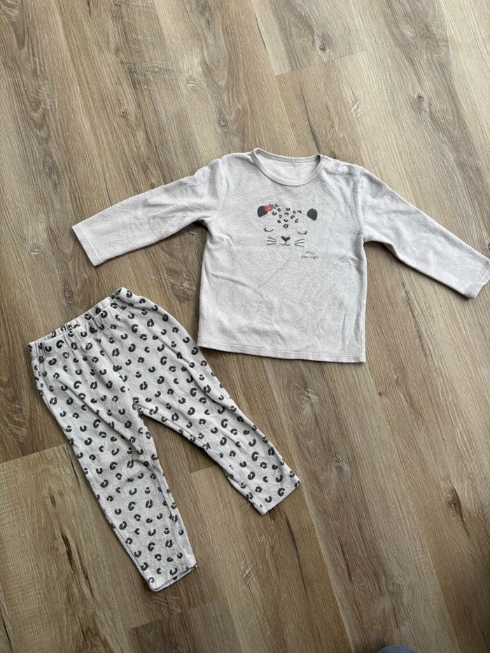 Pyjama deux pièces fille taille 36 mois