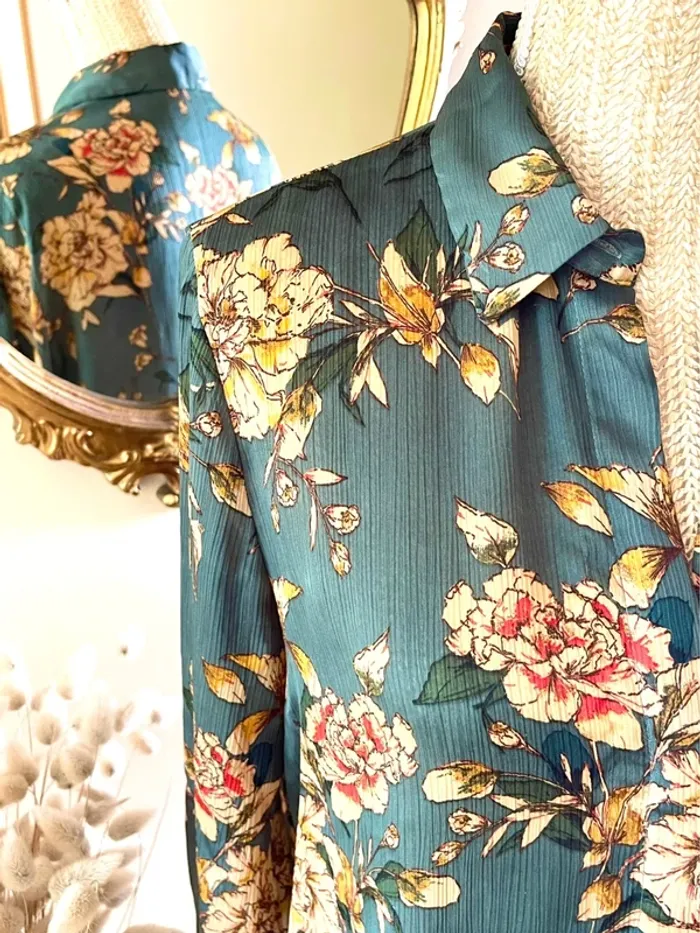 Sublime blouse chemise manche longue à boutonnage fluide motif floral Zara - photo numéro 18