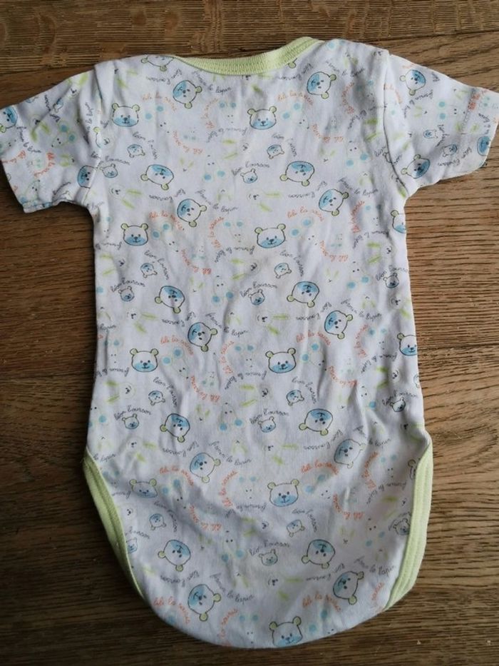 Lot 4 bodies dont 3 MC 6 mois - photo numéro 12