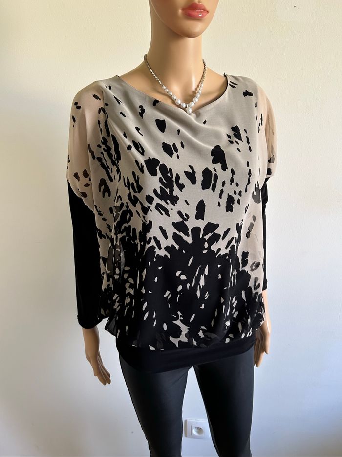 Blouse noire et beige à manches longues Rinascimento taille S TBE - photo numéro 2