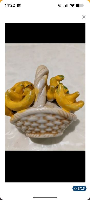 Joli bibelot corbeille de bananes.