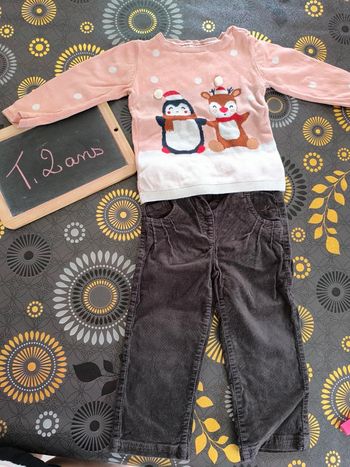 Ensemble pantalon et pull taille 2 ans en très bon état