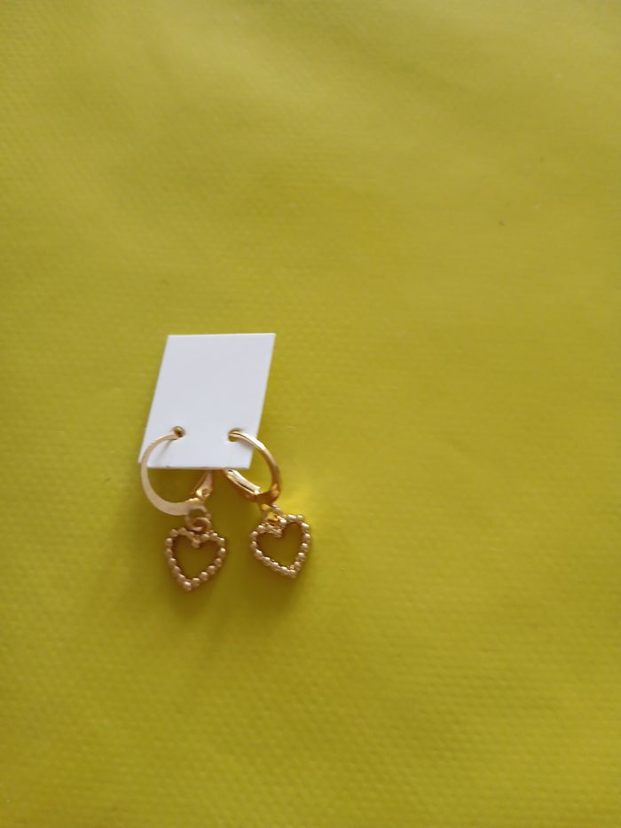 boucles d'oreilles coeur couleur or