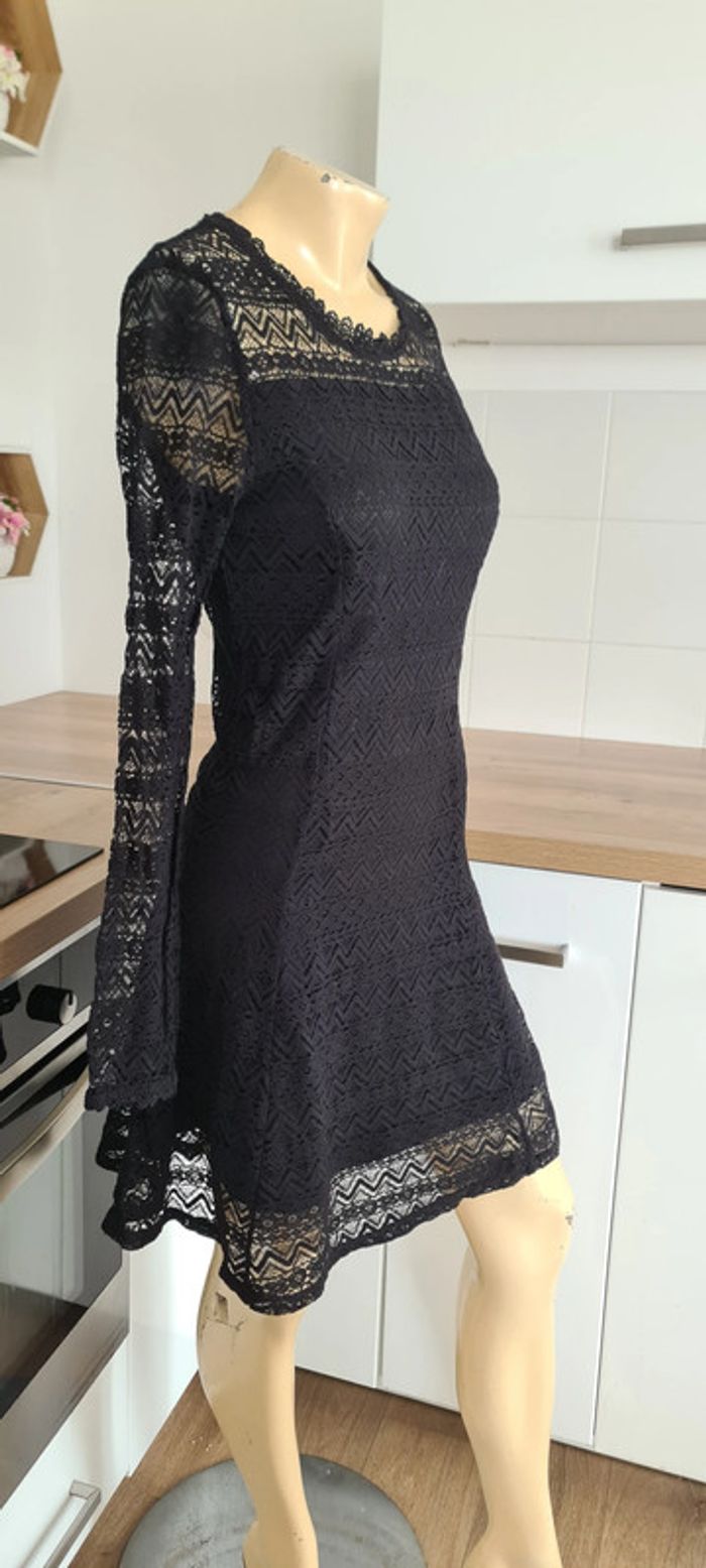 tres jolie robe noir avec doublure c&a taille 36 - photo numéro 2