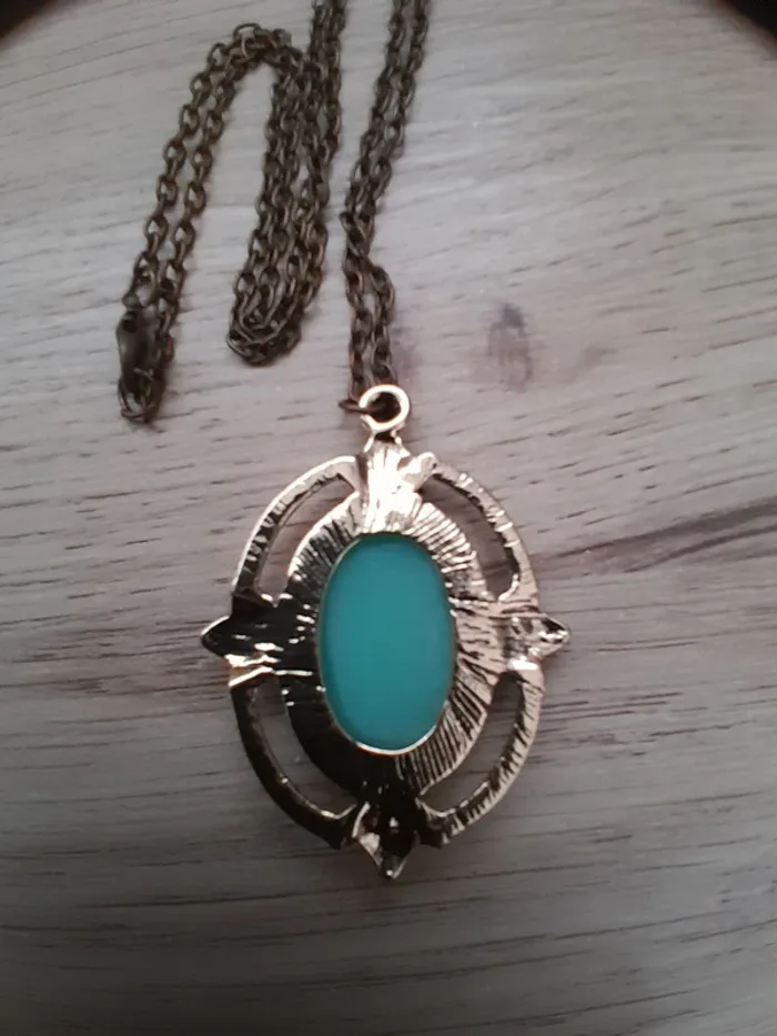 Collier camée Katherine 1864, dans Vampire diaries - photo numéro 3