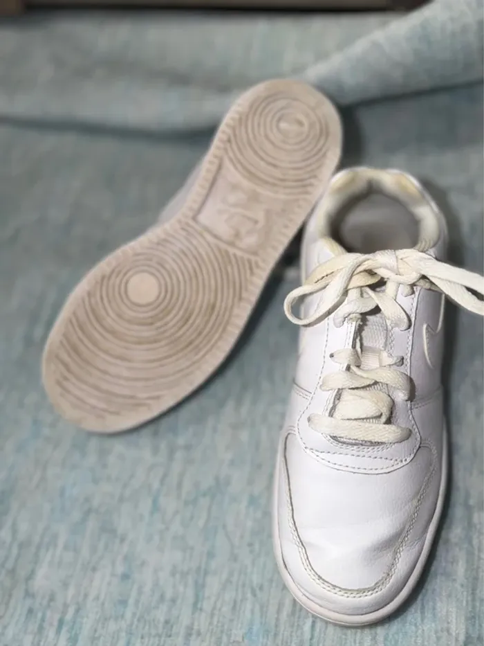 Basket Nike taille 36,5 - photo numéro 3