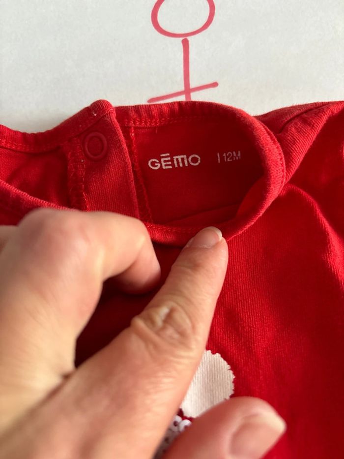 Lot robes et t-shirt de fête 🎄 - photo numéro 3