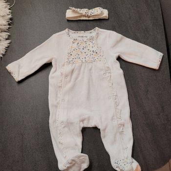 Lot de pyjama et bodys 3 mois