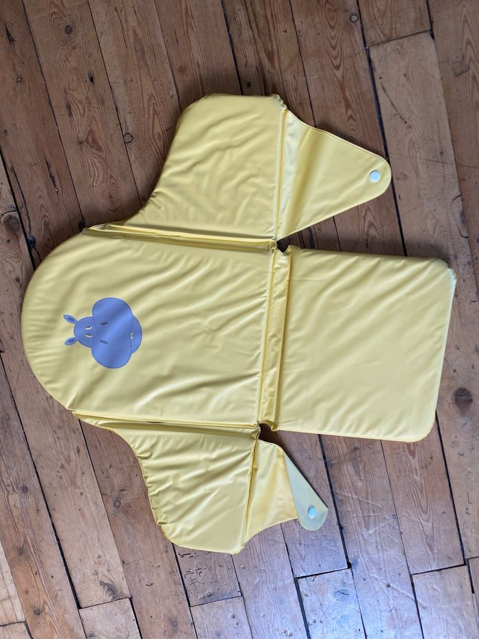 Coussin réducteur en mousse pour chaise haute de bébé - photo numéro 5