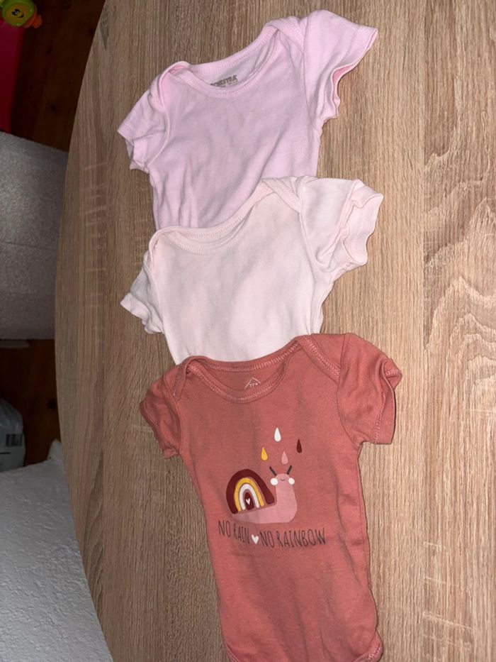 Lot de 3 bodies 3 mois - photo numéro 3