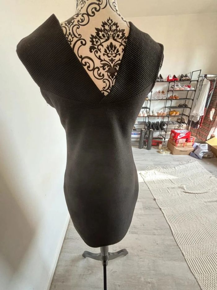 Petite robe noire Mango - photo numéro 4