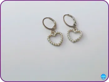 Boucles d’oreilles cœur argenté perles blanches tendance romantique
