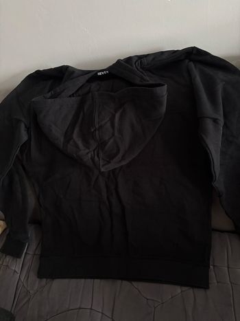 Sweat jeune homme à capuche