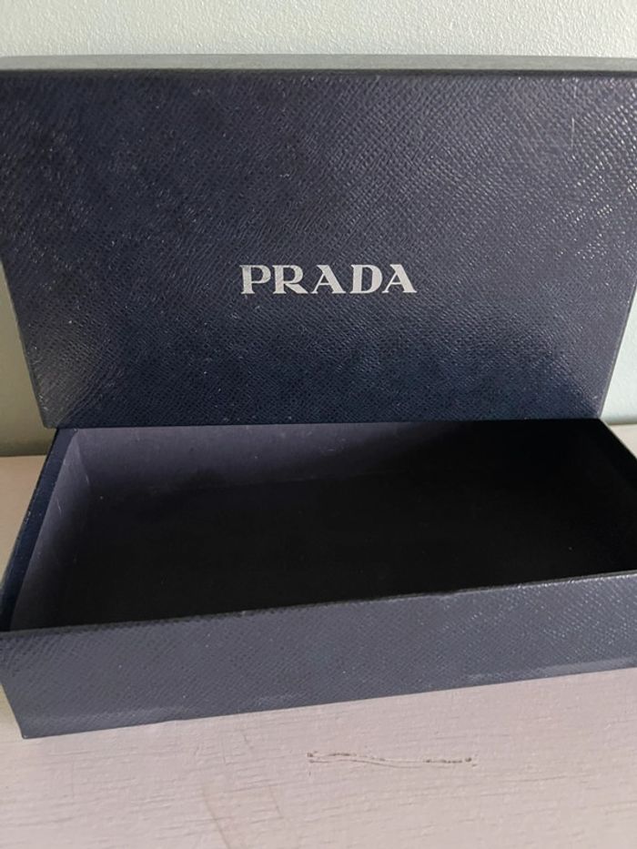 Boîte prada - photo numéro 2