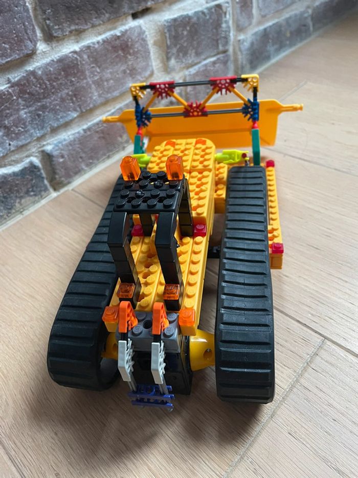 Set K’nex 13524 - Bulldozer avec moteur - photo numéro 5