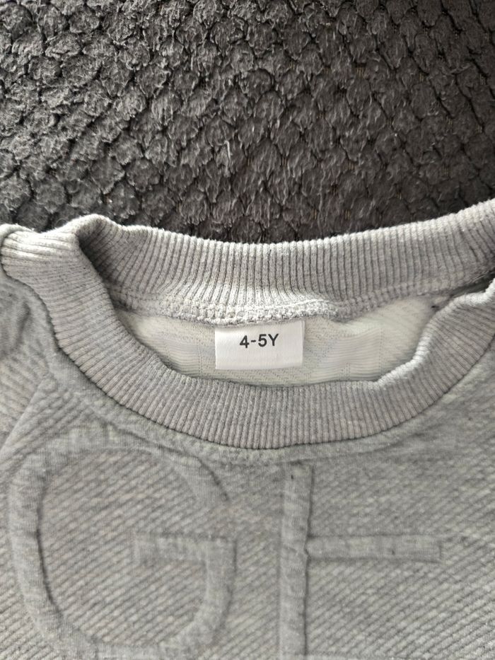 Pull gris - photo numéro 3