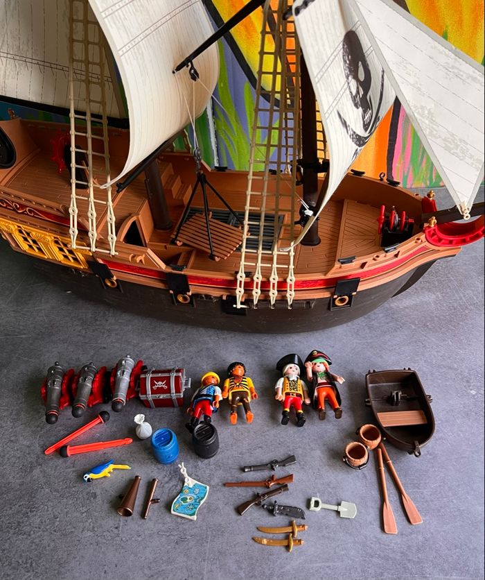 Bateau pirate playmobil