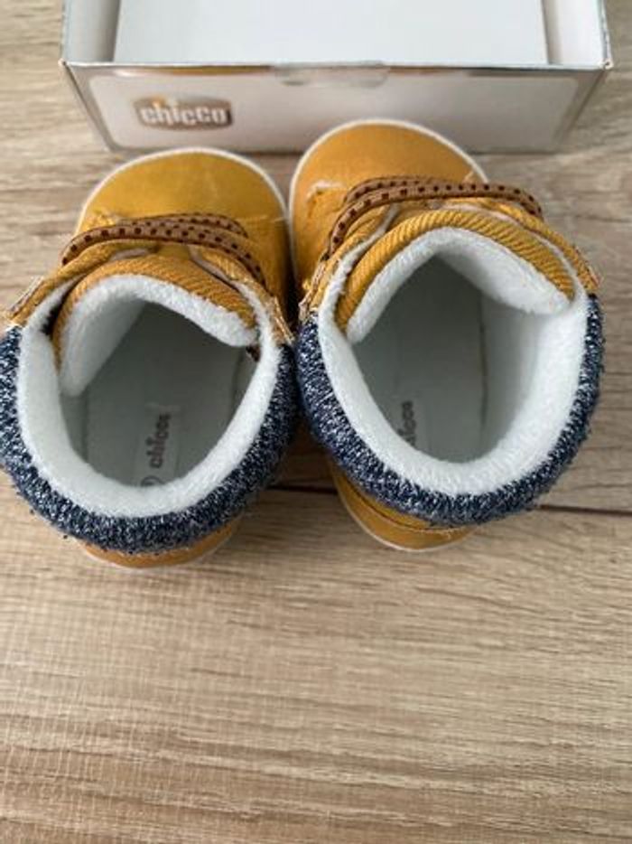 Chaussures bébé Chicco Achat occasion Chaussures plates