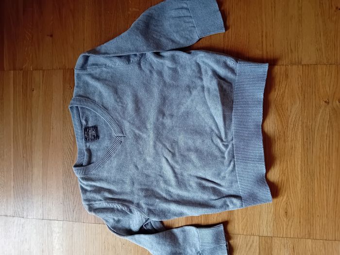 Pull gris col V