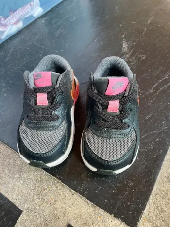 Chaussure air max taille 19,5