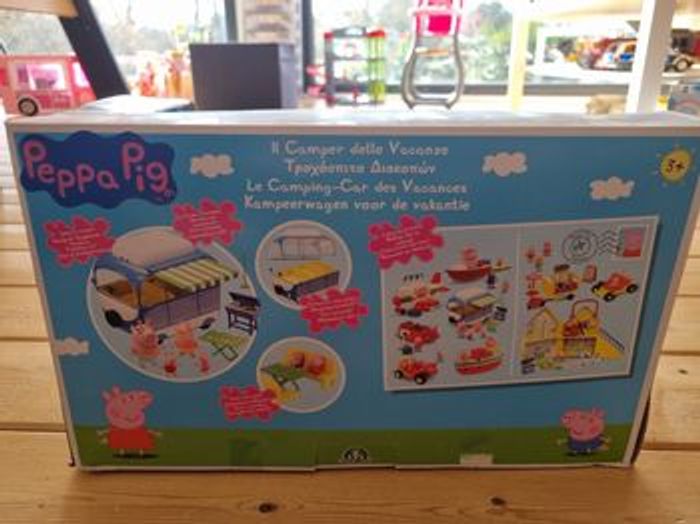 Camping car Peppa Pig Vends camping car Peppa Pig avec 3 personnages (papa pig, maman pig et Peppa Pig) en TBE. Manque figurine George. Dans son carton d'origine.
Taper sur mon profil pour voir mes autres ventes - photo numéro 2