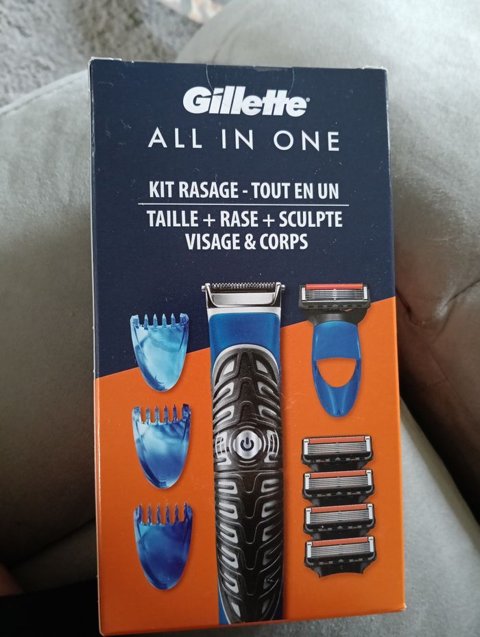 Tondeuse électrique Gilette tout en 1 neuve
