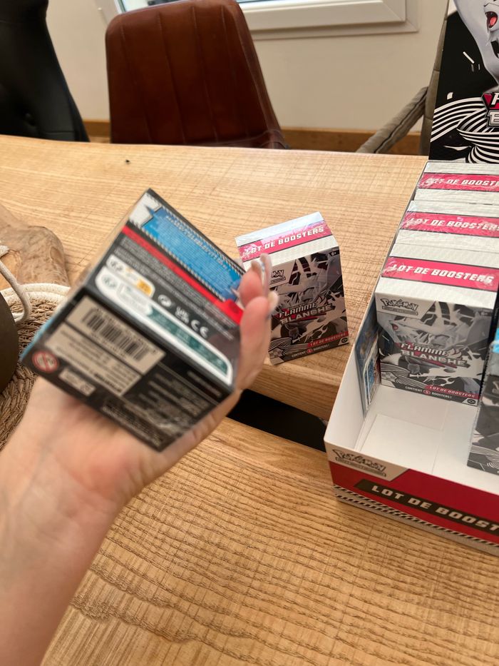 Lot de 7 bundles Pokémon 10.5 foudre noire flamme blanche - photo numéro 8