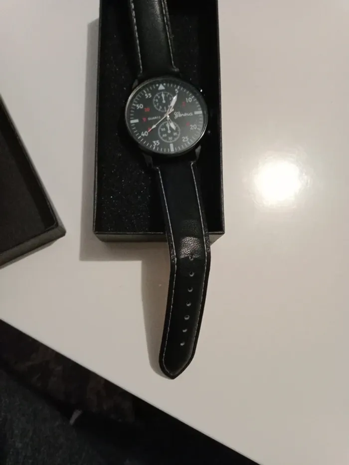 Montre a quartz ronde 6 bracelets - photo numéro 5