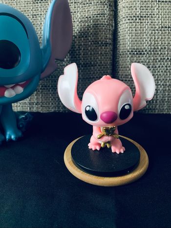 Figurine Angel ( stitch ) avec doudou