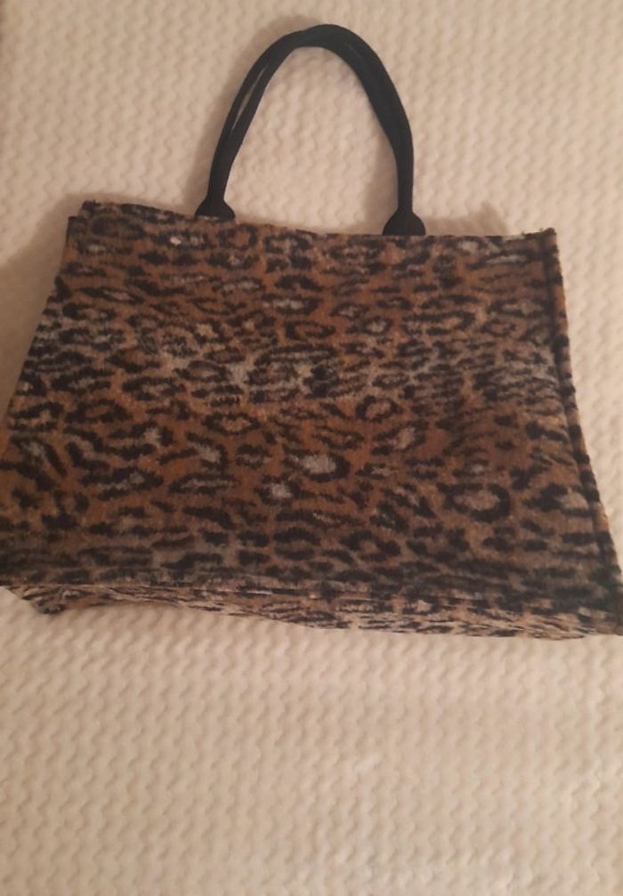 Sac à main fourre-tout motif léopard - photo numéro 5