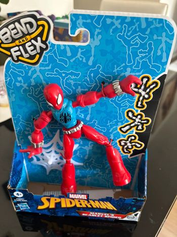 Figurine Scarlet Spider - Bend and Flex Marvel Spider-Man - Neuf