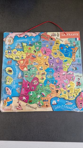 Puzzle magnétique en bois Janod carte de France