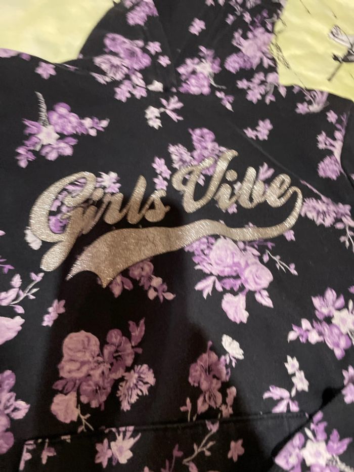 Sweat-shirt fleuri - photo numéro 2
