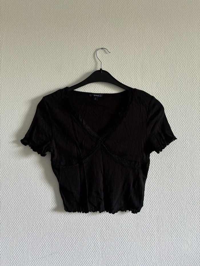 T shirt col v