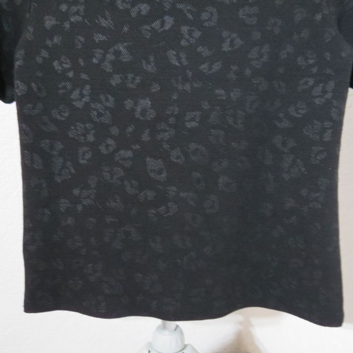 Top noir Camaïeu à col bijoux – effet léopard discret - photo numéro 7