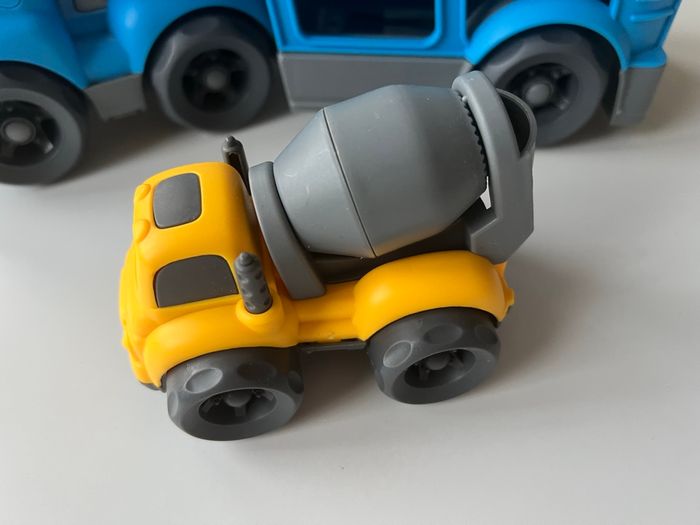 Camion transporteur en TBE