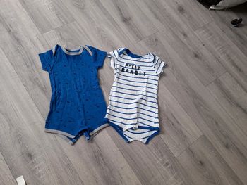 Lot de 2 body combishort 9 mois