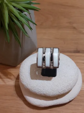 Bague argenté et blanche